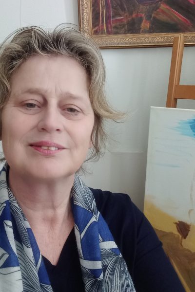 hannekeportret juli 24 Hanneke in Atelier